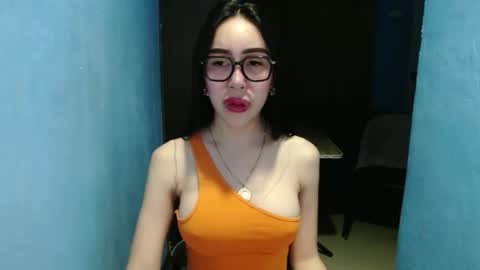 sexy_emily92 online show from 01-11-26, 12:43
