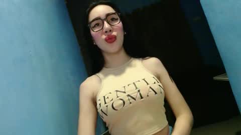 sexy_emily92 online show from 02-08-26, 09:51