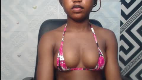 Snapshot of sexy_floral chatting on 10-04-25, 10:46 Angela online show from 10-04-25, 10:46