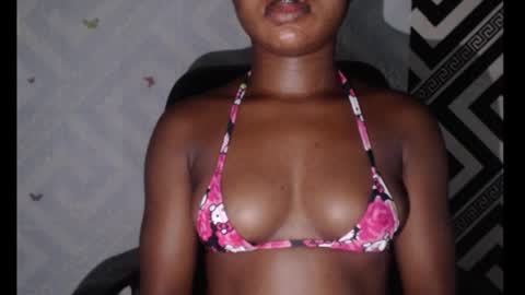 Snapshot of sexy_floral chatting on 10-28-25, 07:45 Angela online show from 10-28-25, 07:45