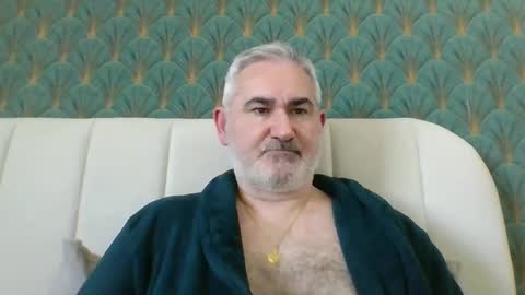 Antonio online show from 04-19-26, 01:21