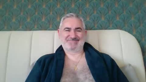 Antonio online show from 04-20-26, 05:43
