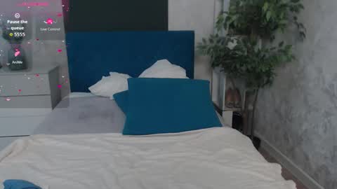 Jennifer online show from 03-25-26, 09:59