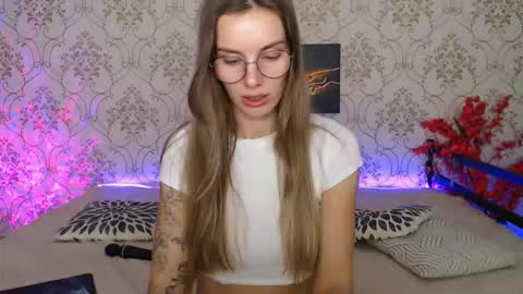 Snapshot of sexy_juliaxo chatting on 10-19-25, 02:23 Sexy Juliaxo online show from 10-19-25, 02:23