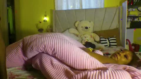 Snapshot of sexy_leee chatting on 10-11-25, 11:20 sexy_leee online show from 10-11-25, 11:20