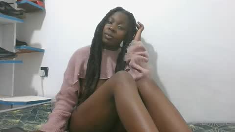 Snapshot of sexy_letisha chatting on 09-29-25, 08:35 sexy_letisha online show from 09-29-25, 08:35