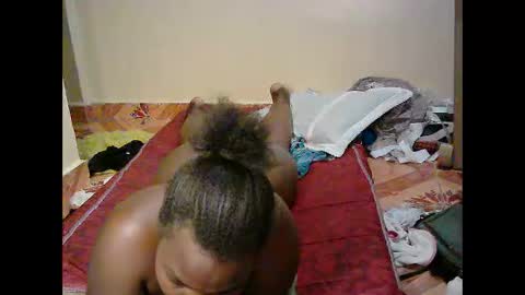 sexy_lunah online show from 04-14-26, 09:10