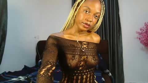 Snapshot of sexy_maureen chatting on 05-08-26, 02:55 maggi online show from 05-08-26, 02:55