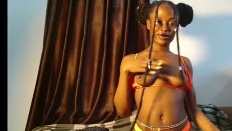 Snapshot of sexy_maureen chatting on 07-24-26, 07:50 maggi online show from 07-24-26, 07:50