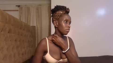 Snapshot of sexy_maya3 chatting on 11-06-25, 01:01 maya online show from 11-06-25, 01:01