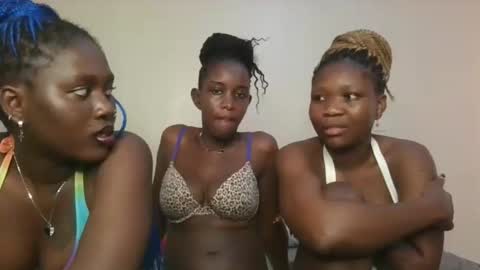 Snapshot of sexy_maya3 chatting on 11-19-25, 10:15 maya online show from 11-19-25, 10:15