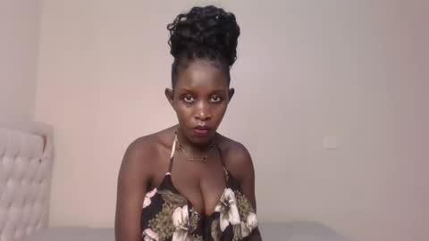 Snapshot of sexy_maya3 chatting on 11-25-25, 05:35 maya online show from 11-25-25, 05:35