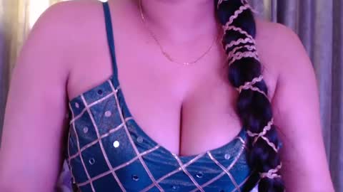 Snapshot of sexy_myra18 chatting on 05-13-26, 05:05 myra online show from 05-13-26, 05:05