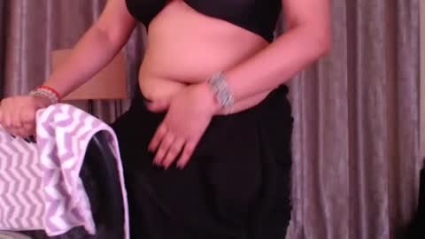 Snapshot of sexy_myra18 chatting on 06-06-26, 04:28 myra online show from 06-06-26, 04:28
