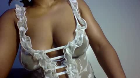 Snapshot of sexy_natallie chatting on 03-11-25, 01:12 natallie online show from 03-11-25, 01:12