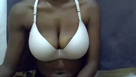 sexy_peach4 online show from 06-18-26, 09:36
