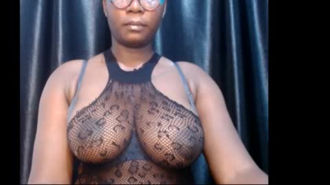 Snapshot of sexy_pearl12 chatting on 02-22-25, 07:36 zoe online show from 02-22-25, 07:36