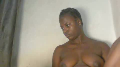 sexy_petitqueen online show from 05-06-26, 04:08