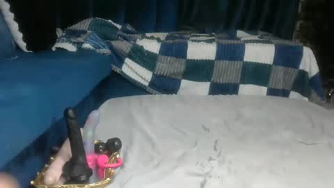 sexy pigeon online show from 04-27-26, 07:06