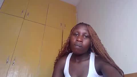 Snapshot of sexy_queenebony chatting on 10-15-25, 07:14 sexy_queenebony online show from 10-15-25, 07:14