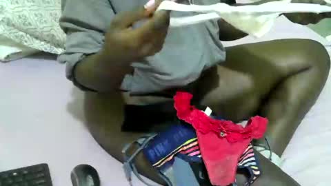 Snapshot of sexy_quincy1 chatting on 01-20-25, 10:37 Sexy Quincy online show from 01-20-25, 10:37