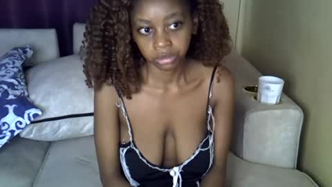 Snapshot of sexy_short chatting on 06-24-26, 08:35 Janet online show from 06-24-26, 08:35