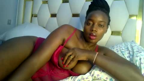 Snapshot of sexy_siera chatting on 02-23-25, 06:28 laura online show from 02-23-25, 06:28