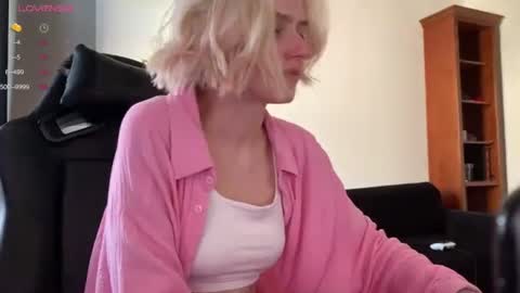 Snapshot of sexy_sweets chatting on 09-13-25, 10:15 Sexy-Sweets online show from 09-13-25, 10:15