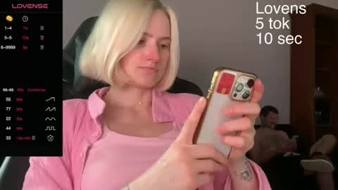 Snapshot of sexy_sweets chatting on 09-21-25, 02:40 Sexy-Sweets online show from 09-21-25, 02:40