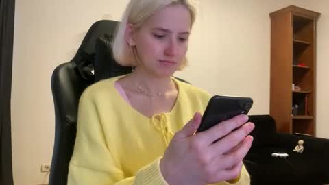 Snapshot of sexy_sweets chatting on 09-23-25, 02:09 Sexy-Sweets online show from 09-23-25, 02:09