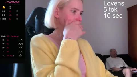 Snapshot of sexy_sweets chatting on 09-24-25, 12:41 Sexy-Sweets online show from 09-24-25, 12:41