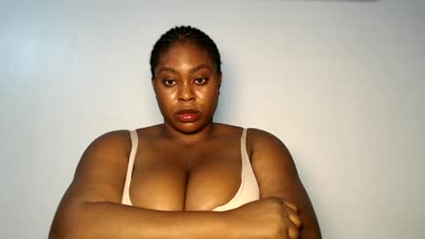 Snapshot of sexy_wetpussyy chatting on 11-10-25, 11:15 Luna online show from 11-10-25, 11:15
