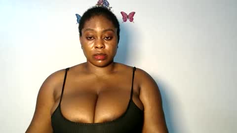 Snapshot of sexy_wetpussyy chatting on 12-17-25, 10:16 Luna online show from 12-17-25, 10:16