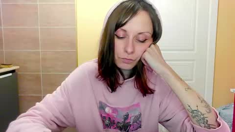 Snapshot of sexy_wise_kind chatting on 07-14-26, 02:05 Mandy Green online show from 07-14-26, 02:05