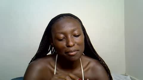 Snapshot of sexy_zola chatting on 06-13-26, 04:27 Im Zola online show from 06-13-26, 04:27