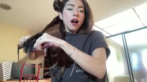 Snapshot of sexyaliceskay chatting on 12-16-25, 05:29 Alice Skay online show from 12-16-25, 05:29