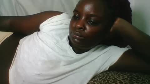 Snapshot of sexyblackgal10 chatting on 09-28-25, 04:07 sexyblackgal10 online show from 09-28-25, 04:07