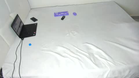 Snapshot of sexybootydoll chatting on 06-10-26, 12:37 sexybootydoll online show from 06-10-26, 12:37
