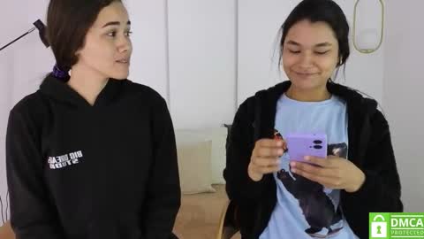 chanell and yina online show from 11-06-25, 01:12