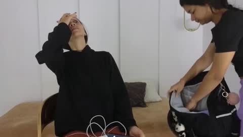 chanell and yina online show from 01-09-26, 01:14