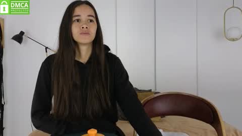 chanell and yina online show from 02-01-26, 01:20