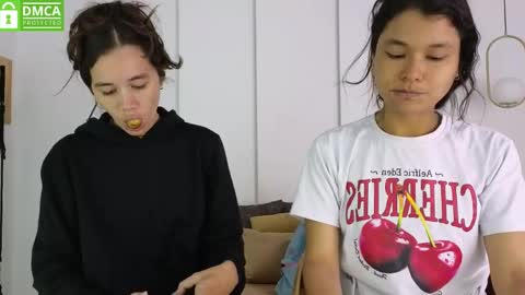 chanell and yina online show from 04-24-26, 01:46