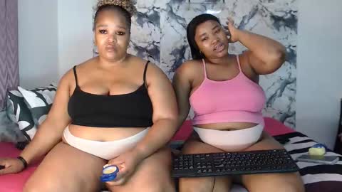 Snapshot of sexychill2000 chatting on 05-19-26, 09:21 SEXYCHILL online show from 05-19-26, 09:21