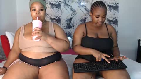 Snapshot of sexychill2000 chatting on 06-01-26, 07:59 SEXYCHILL online show from 06-01-26, 07:59