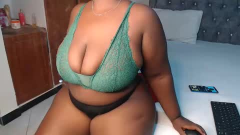 Snapshot of sexychocco_ chatting on 01-25-25, 07:49 sexychocco online show from 01-25-25, 07:49