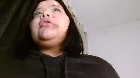 Snapshot of sexychubbyy chatting on 12-23-24, 07:38 Eva online show from 12-23-24, 07:38