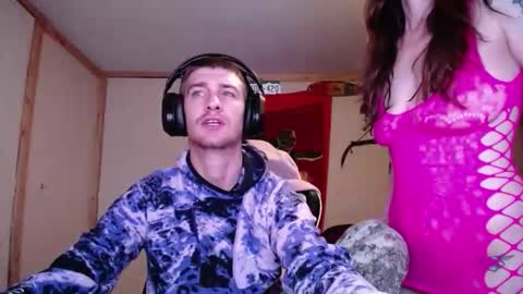 Austin and Megan online show from 11-26-25, 05:08