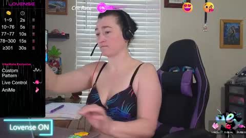 Snapshot of sexydistraction1 chatting on 01-13-25, 08:04  SexyDistraction  online show from 01-13-25, 08:04