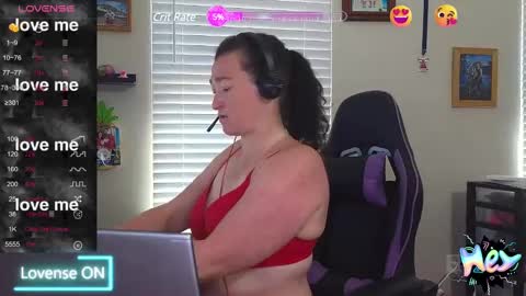 Snapshot of sexydistraction1 chatting on 03-11-25, 05:57  SexyDistraction  online show from 03-11-25, 05:57
