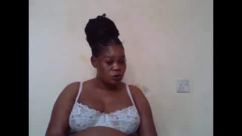 Snapshot of sexydove2 chatting on 02-05-25, 12:27 EMILY online show from 02-05-25, 12:27